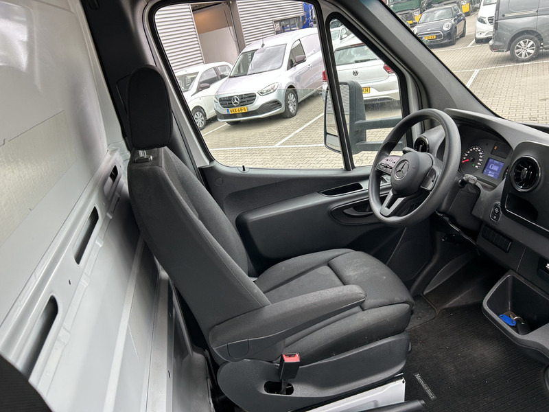 Mercedes-Benz Sprinter 515 1.9 CDI / 126 dkm / Box 4.4 mtr / Laadklep / APK 07-26 - شاحنة بصندوق مغلق: صورة 3 Mercedes-Benz Sprinter 515 1.9 CDI / 126 dkm / Box 4.4 mtr / Laadklep / APK 07-26 - شاحنة بصندوق مغلق: صورة 3