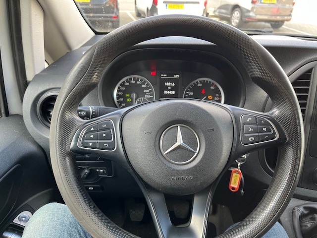Mercedes-Benz Vito 109 CDI Lang / Airco / Cruise / Trekhaak / APK 01-26 - فان المدمجة: صورة 5 Mercedes-Benz Vito 109 CDI Lang / Airco / Cruise / Trekhaak / APK 01-26 - فان المدمجة: صورة 5