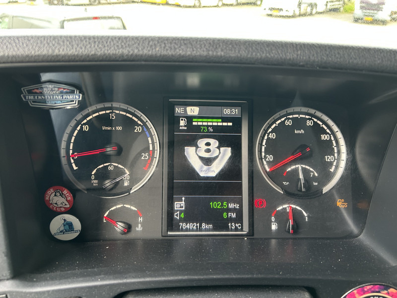 Scania R520 V8 / Showtruck / Buffl Special Interior / Vol Lucht / Retarder - رأس تريلا: صورة 4 Scania R520 V8 / Showtruck / Buffl Special Interior / Vol Lucht / Retarder - رأس تريلا: صورة 4