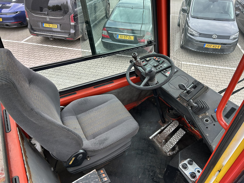 Terberg YT 180 / BDF Umsetzer / Wechselhubwagen / Terminal Truck / Mercedes Motor - ناقلة حاويات/ شاحنة حاويات: صورة 3 Terberg YT 180 / BDF Umsetzer / Wechselhubwagen / Terminal Truck / Mercedes Motor - ناقلة حاويات/ شاحنة حاويات: صورة 3