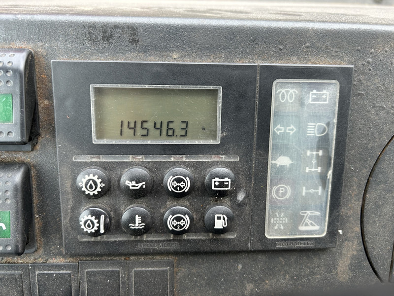 Terberg YT 180 / BDF Umsetzer / Wechselhubwagen / Terminal Truck / Mercedes Motor - ناقلة حاويات/ شاحنة حاويات: صورة 4 Terberg YT 180 / BDF Umsetzer / Wechselhubwagen / Terminal Truck / Mercedes Motor - ناقلة حاويات/ شاحنة حاويات: صورة 4