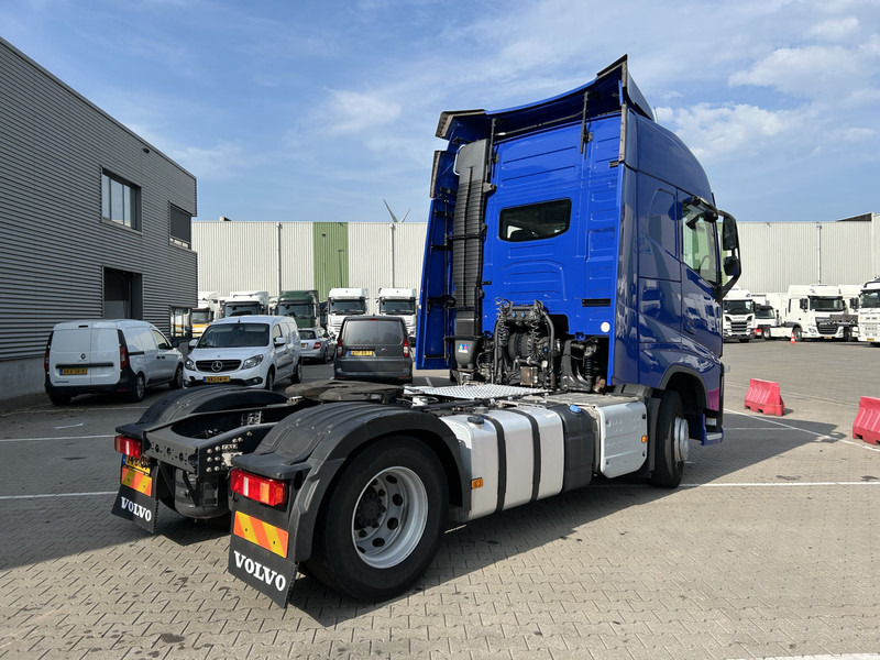 Volvo FH 420 Globetrotter / 921 dkm / 2 Tanks / VEB+ / NL Truck - مقطورة السحب: صورة 2 Volvo FH 420 Globetrotter / 921 dkm / 2 Tanks / VEB+ / NL Truck - مقطورة السحب: صورة 2