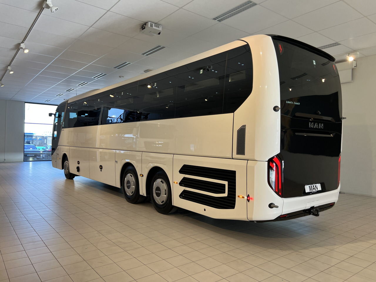 MAN Lions Coach R09 Euro 6E (Dark Edition) - حافلة نقل لمسافات طويلة: صورة 5 MAN Lions Coach R09 Euro 6E (Dark Edition) - حافلة نقل لمسافات طويلة: صورة 5
