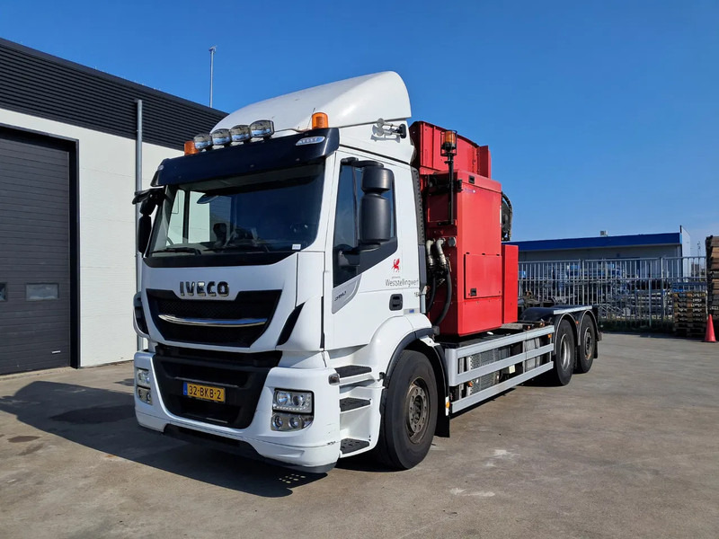 Iveco - شاحنة قمامة: صورة 1 Iveco - شاحنة قمامة: صورة 1