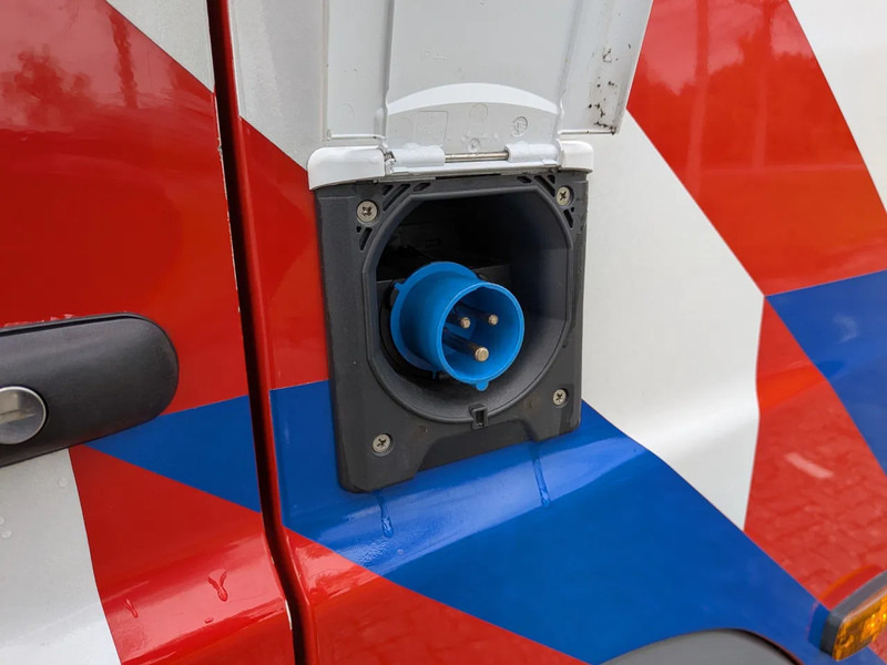 Mercedes-Benz NG 1626 V8 - شاحنة حريق: صورة 5 Mercedes-Benz NG 1626 V8 - شاحنة حريق: صورة 5