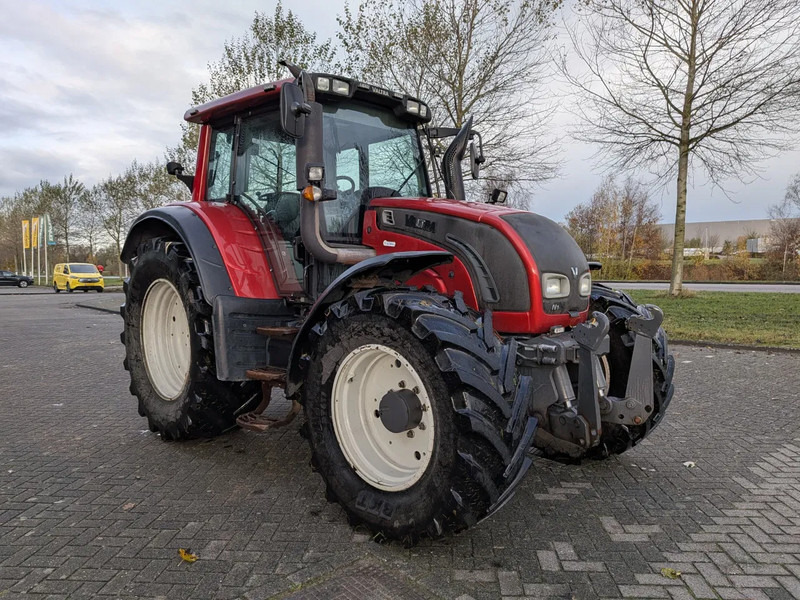 Valtra N142 N142 - جرار: صورة 2 Valtra N142 N142 - جرار: صورة 2