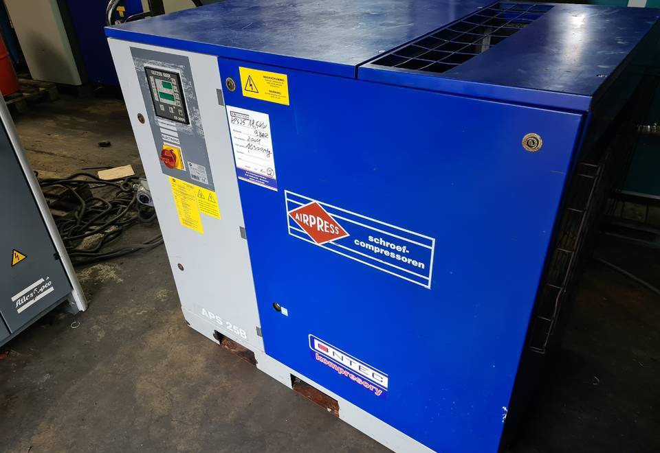 Kompresor śrubowy AIRPRESS APS 25, 18,5 kw, (2) - ضاغط هوائي: صورة 2 Kompresor śrubowy AIRPRESS APS 25, 18,5 kw, (2) - ضاغط هوائي: صورة 2