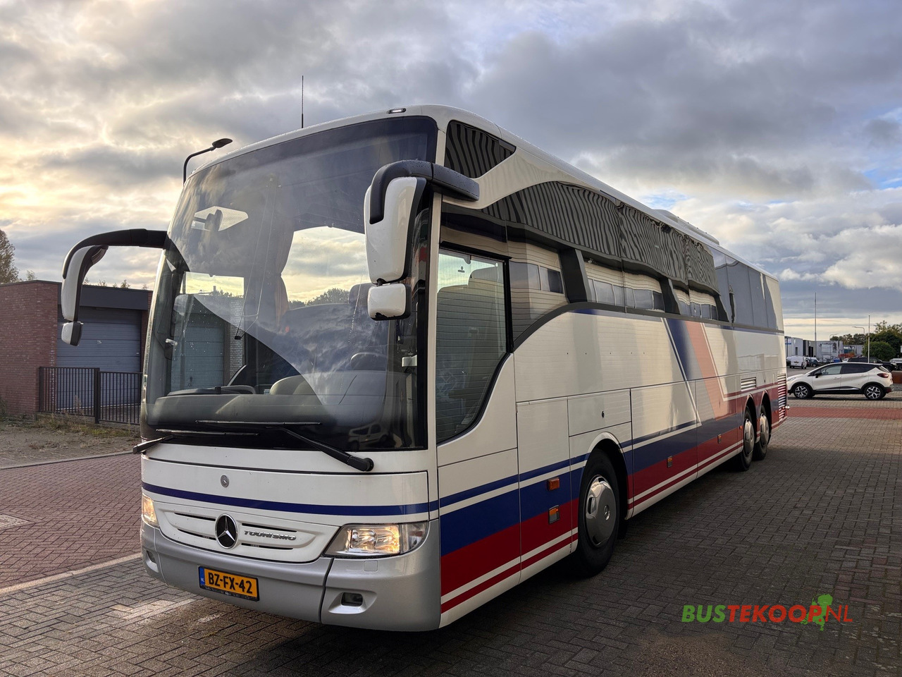 Mercedes Tourismo 16 RHD-M 57 Pl. - حافلة نقل لمسافات طويلة: صورة 3 Mercedes Tourismo 16 RHD-M 57 Pl. - حافلة نقل لمسافات طويلة: صورة 3