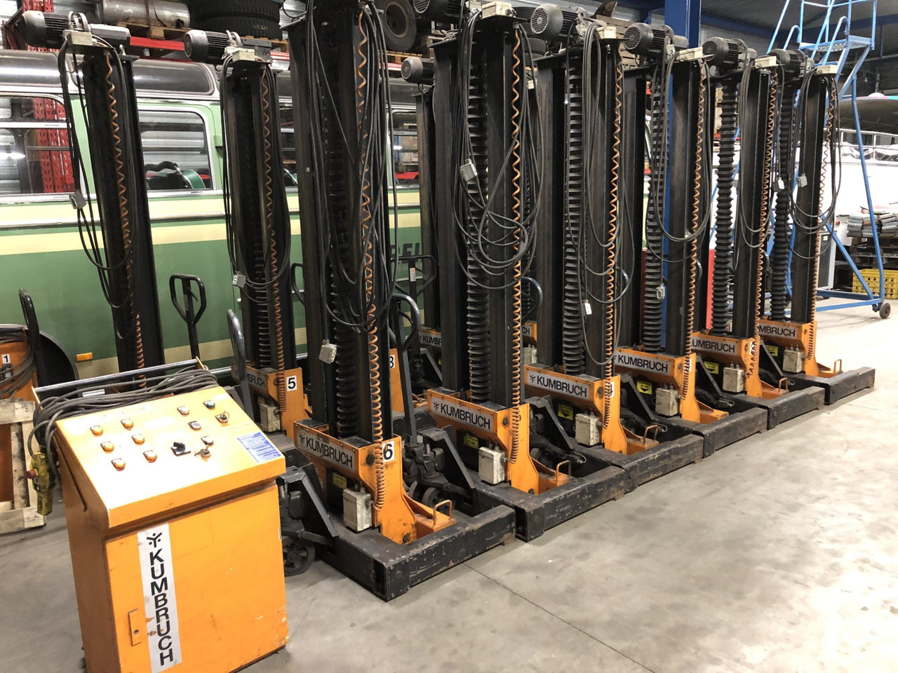 Mobiele Hefkolommen 6 x 5 ton - معدات الورشة: صورة 2 Mobiele Hefkolommen 6 x 5 ton - معدات الورشة: صورة 2