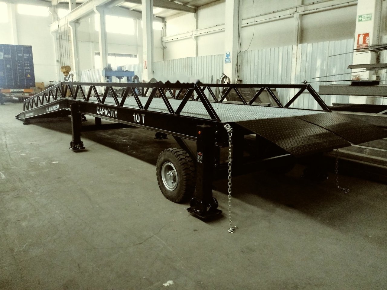 AZ RAMP STAR-10-XL mobile loading ramp - منحدر تحميل: صورة 2 AZ RAMP STAR-10-XL mobile loading ramp - منحدر تحميل: صورة 2