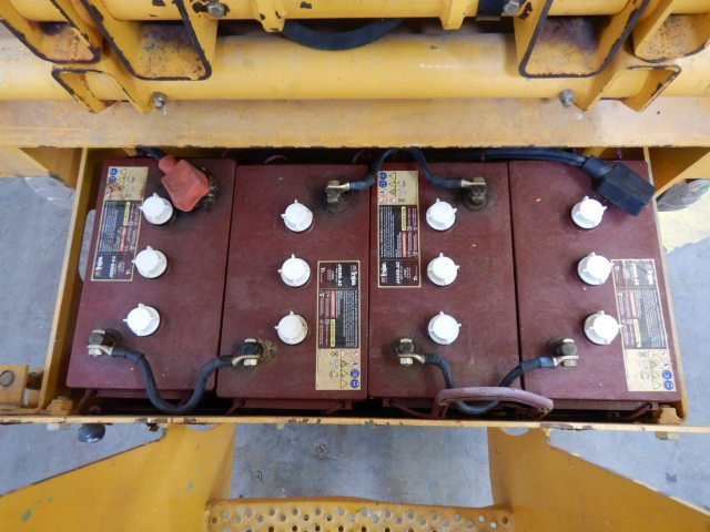 Used Electric scissor Lift Haulotte Compact 12 - مرفاع مقصي: صورة 5 Used Electric scissor Lift Haulotte Compact 12 - مرفاع مقصي: صورة 5