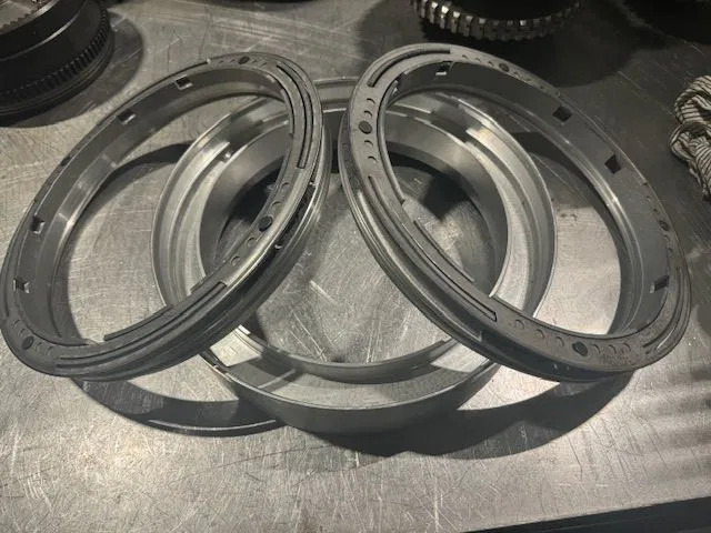 Volvo Piston B2, B3 and cylinder, PT1560, 1860, 1660, 1562, 1862, 1760,1761, 1761A, 1563, 1863, 1509, 2519, 2529, - صندوق التروس: صورة 1 Volvo Piston B2, B3 and cylinder, PT1560, 1860, 1660, 1562, 1862, 1760,1761, 1761A, 1563, 1863, 1509, 2519, 2529, - صندوق التروس: صورة 1