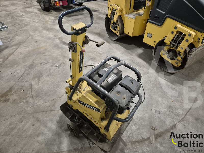 Baumax RVP32/52 - صفيحة هزازة: صورة 1 Baumax RVP32/52 - صفيحة هزازة: صورة 1