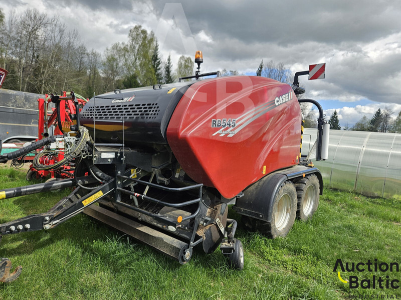 Case IH RB545Silage - آلة بالات دائرية: صورة 1 Case IH RB545Silage - آلة بالات دائرية: صورة 1