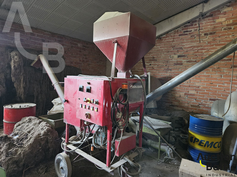 Ceres - معدات الماشية: صورة 2 Ceres - معدات الماشية: صورة 2