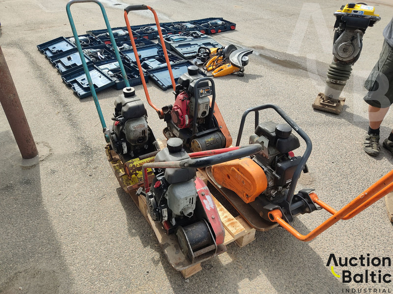 Dynapac LF45, Ammann AVP1033 & 2 Belle - صفيحة هزازة: صورة 3 Dynapac LF45, Ammann AVP1033 & 2 Belle - صفيحة هزازة: صورة 3