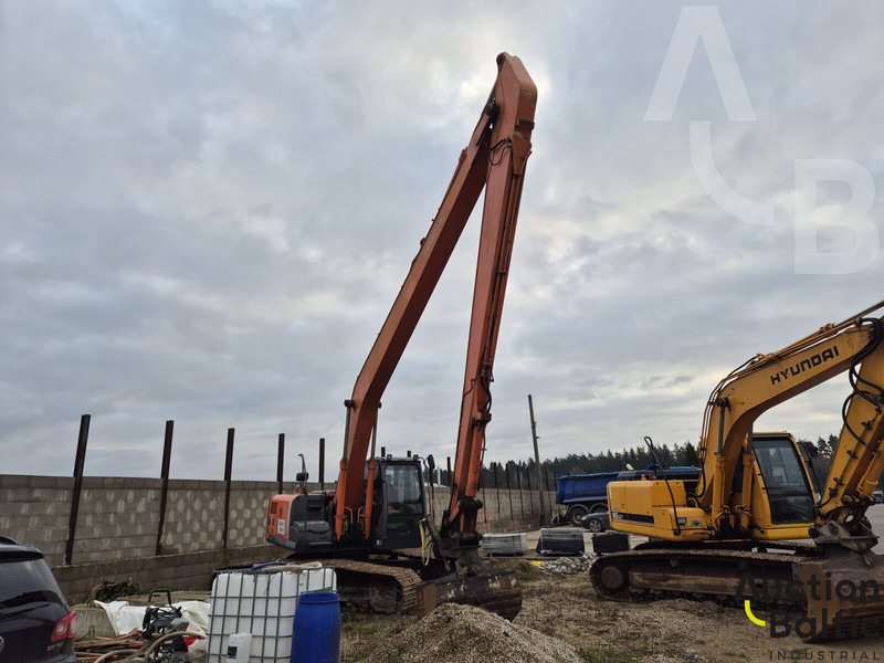 Hitachi ZX 210 LC-3 - حفار زاحف: صورة 1 Hitachi ZX 210 LC-3 - حفار زاحف: صورة 1