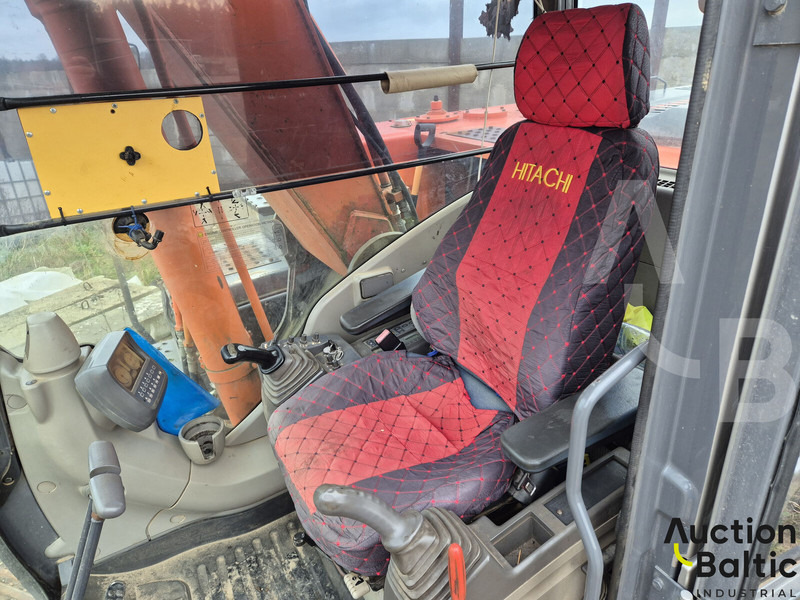 Hitachi ZX 210 LC-3 - حفار زاحف: صورة 5 Hitachi ZX 210 LC-3 - حفار زاحف: صورة 5