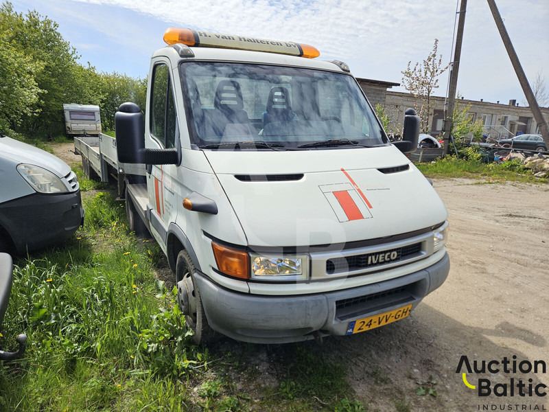 Iveco 40 C - مقطورة السحب: صورة 2 Iveco 40 C - مقطورة السحب: صورة 2