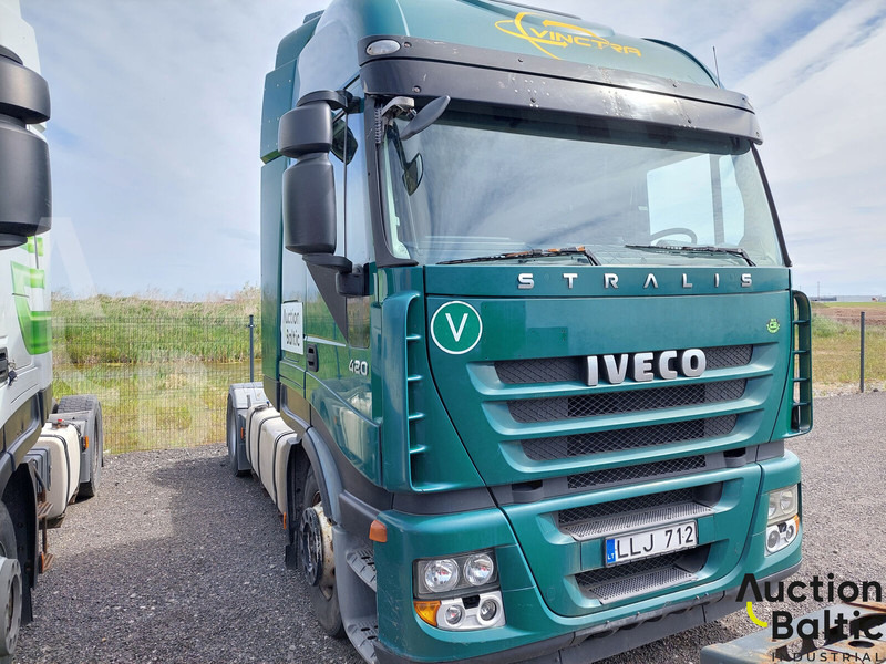 Iveco Stralis 420 - مقطورة السحب: صورة 2 Iveco Stralis 420 - مقطورة السحب: صورة 2