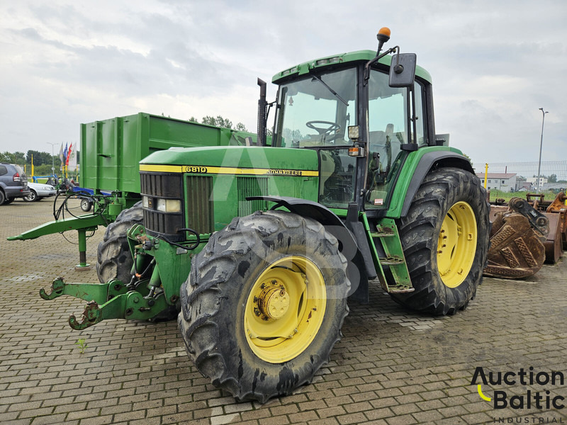 John Deere 6810 - جرار: صورة 1 John Deere 6810 - جرار: صورة 1