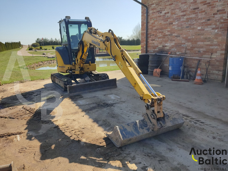 Komatsu PC35MR-5 - حفار صغير: صورة 2 Komatsu PC35MR-5 - حفار صغير: صورة 2