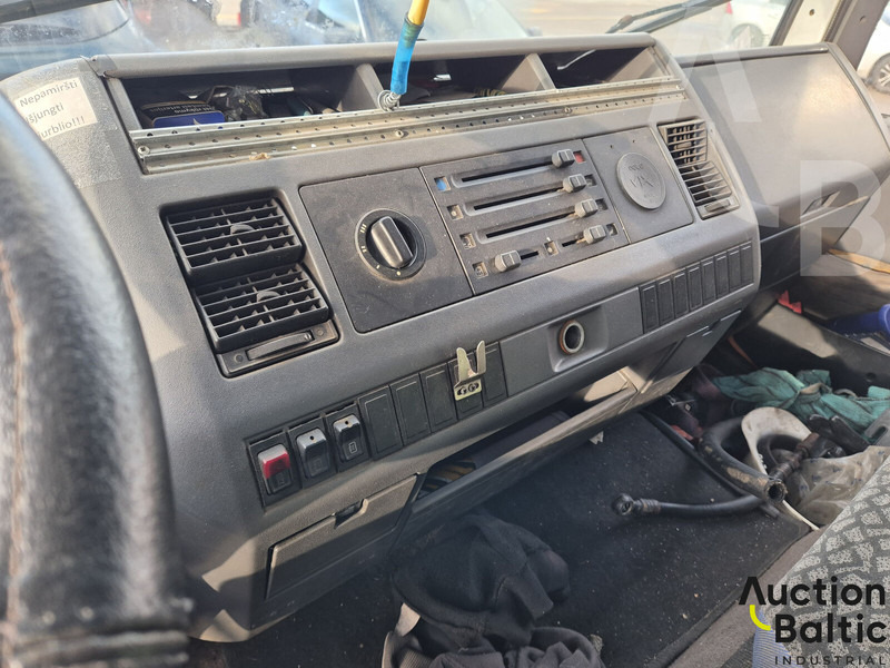 شاحنة سحب MAN 10.153: صورة 9