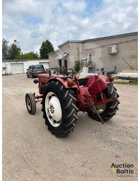 MCCORMICK International Farmall D-324 - جرار: صورة 4 MCCORMICK International Farmall D-324 - جرار: صورة 4