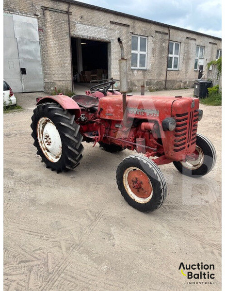 MCCORMICK International Farmall D-324 - جرار: صورة 1 MCCORMICK International Farmall D-324 - جرار: صورة 1
