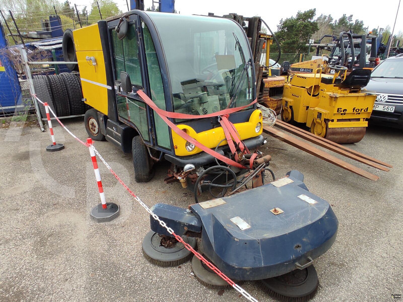 Mathieu Azura - سياره كنس شوارع: صورة 3 Mathieu Azura - سياره كنس شوارع: صورة 3