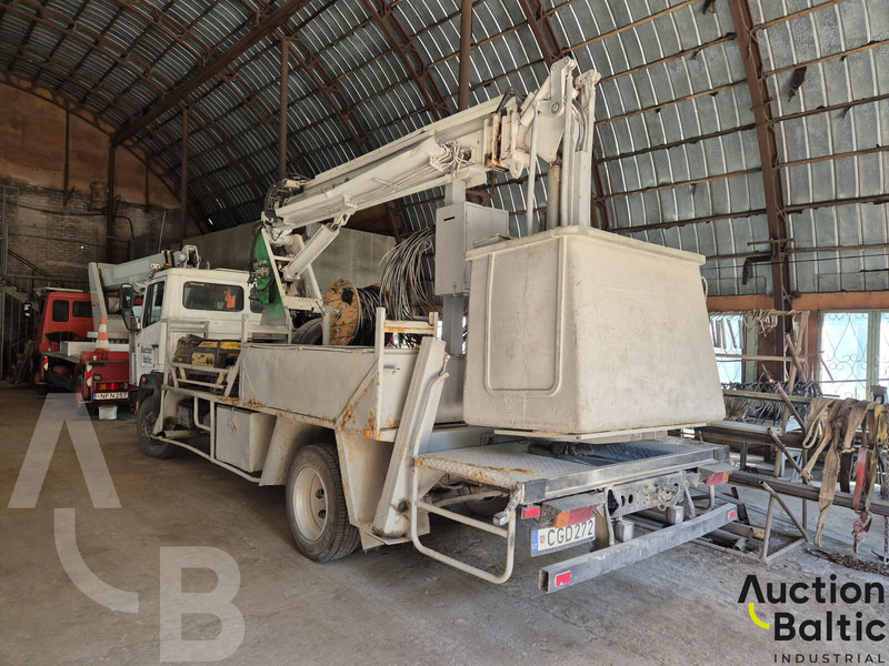 Mercedes-Benz 1114 - منصة محمولة مثبتة على الشاحنة: صورة 3 Mercedes-Benz 1114 - منصة محمولة مثبتة على الشاحنة: صورة 3