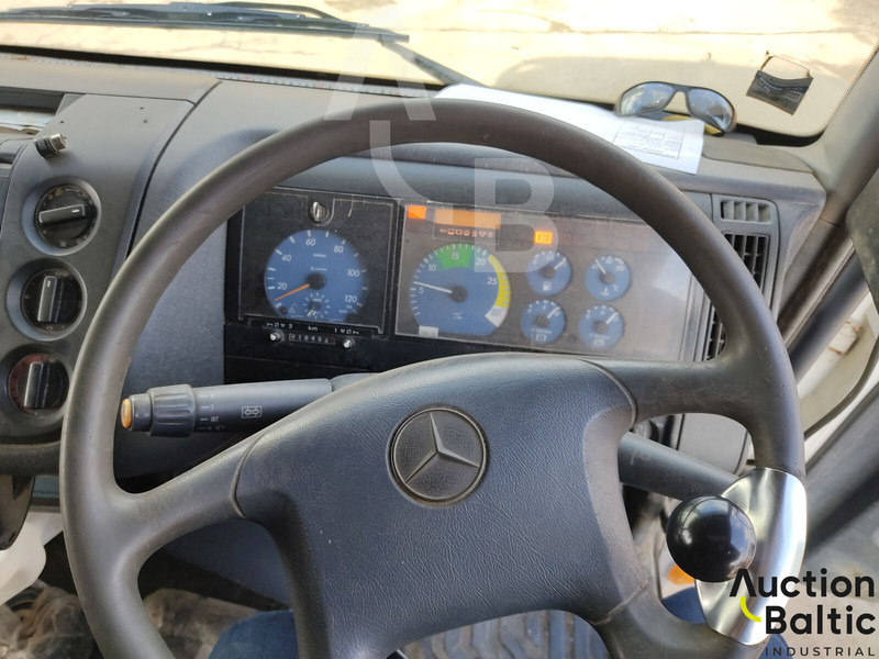سياره كنس شوارع Mercedes-Benz 1517: صورة 8