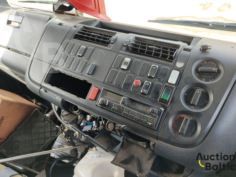 سياره كنس شوارع Mercedes-Benz 1517: صورة 10