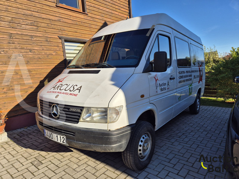 Mercedes-Benz 300-serie 312 D - فان: صورة 1 Mercedes-Benz 300-serie 312 D - فان: صورة 1