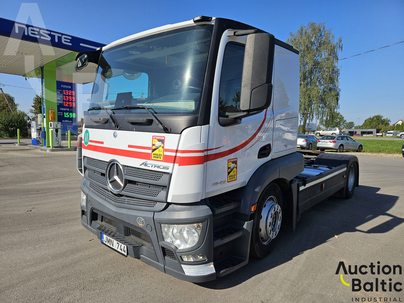 Mercedes-Benz Actros - مقطورة السحب: صورة 1 Mercedes-Benz Actros - مقطورة السحب: صورة 1