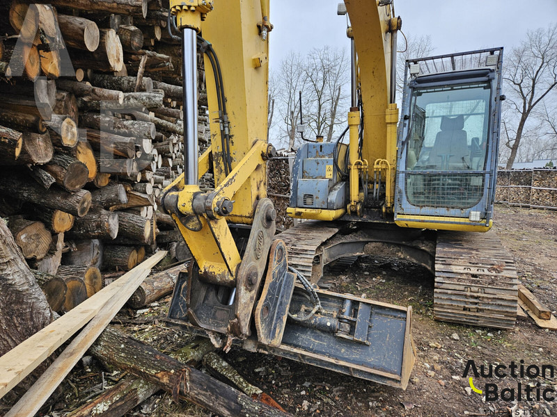 New Holland E 145 - حفار زاحف: صورة 3 New Holland E 145 - حفار زاحف: صورة 3