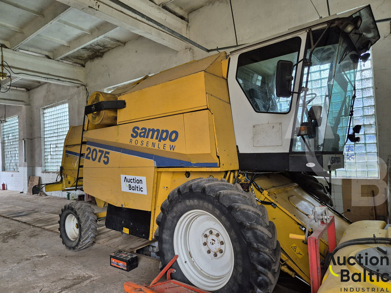 Sampo-Rosenlew SR 2075 TS - حصادة: صورة 1 Sampo-Rosenlew SR 2075 TS - حصادة: صورة 1