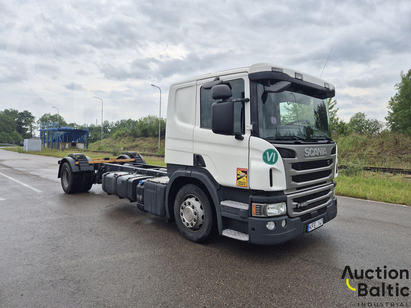 Scania P 450 - شاحنة بهيكل معدني للمقصورة: صورة 1 Scania P 450 - شاحنة بهيكل معدني للمقصورة: صورة 1