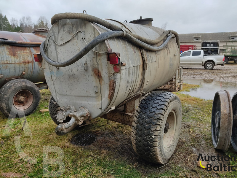 Trailer - tank - مقطورة قلابة: صورة 3 Trailer - tank - مقطورة قلابة: صورة 3