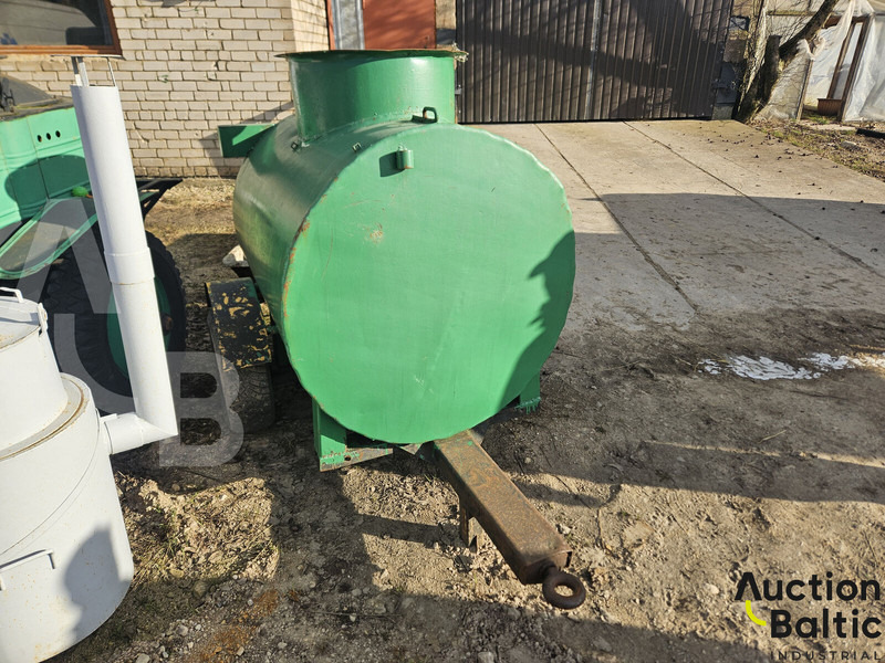 Trailer with tank - مقطورة قلابة: صورة 5 Trailer with tank - مقطورة قلابة: صورة 5