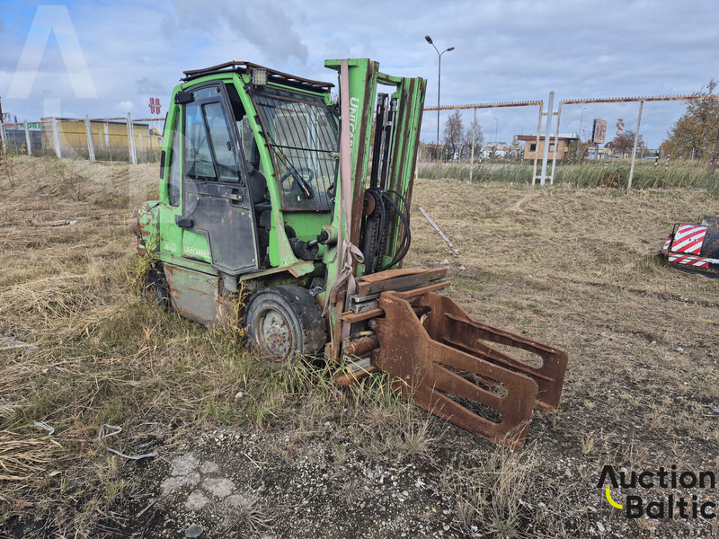 UniCarriers 30 - رافعة شوكية ديزل: صورة 2 UniCarriers 30 - رافعة شوكية ديزل: صورة 2