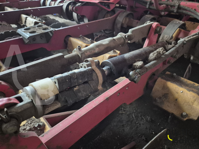 Vaderstad Rapid400C - آلة بذر: صورة 5 Vaderstad Rapid400C - آلة بذر: صورة 5