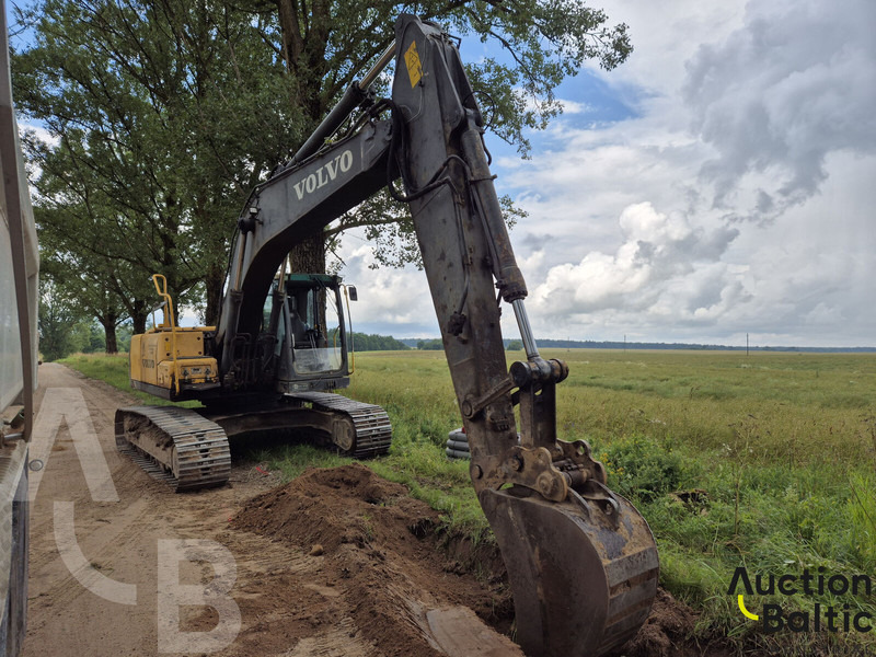 Volvo EC 210 C L - حفار زاحف: صورة 1 Volvo EC 210 C L - حفار زاحف: صورة 1