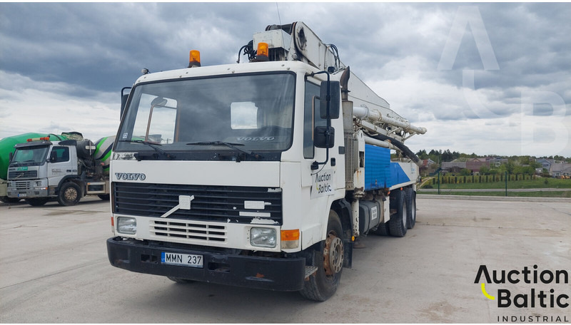 Volvo FL10 - مضخة خرسانة ثابتة: صورة 1 Volvo FL10 - مضخة خرسانة ثابتة: صورة 1