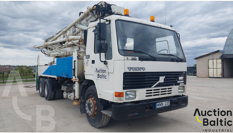 Volvo FL10 - مضخة خرسانة ثابتة: صورة 2 Volvo FL10 - مضخة خرسانة ثابتة: صورة 2