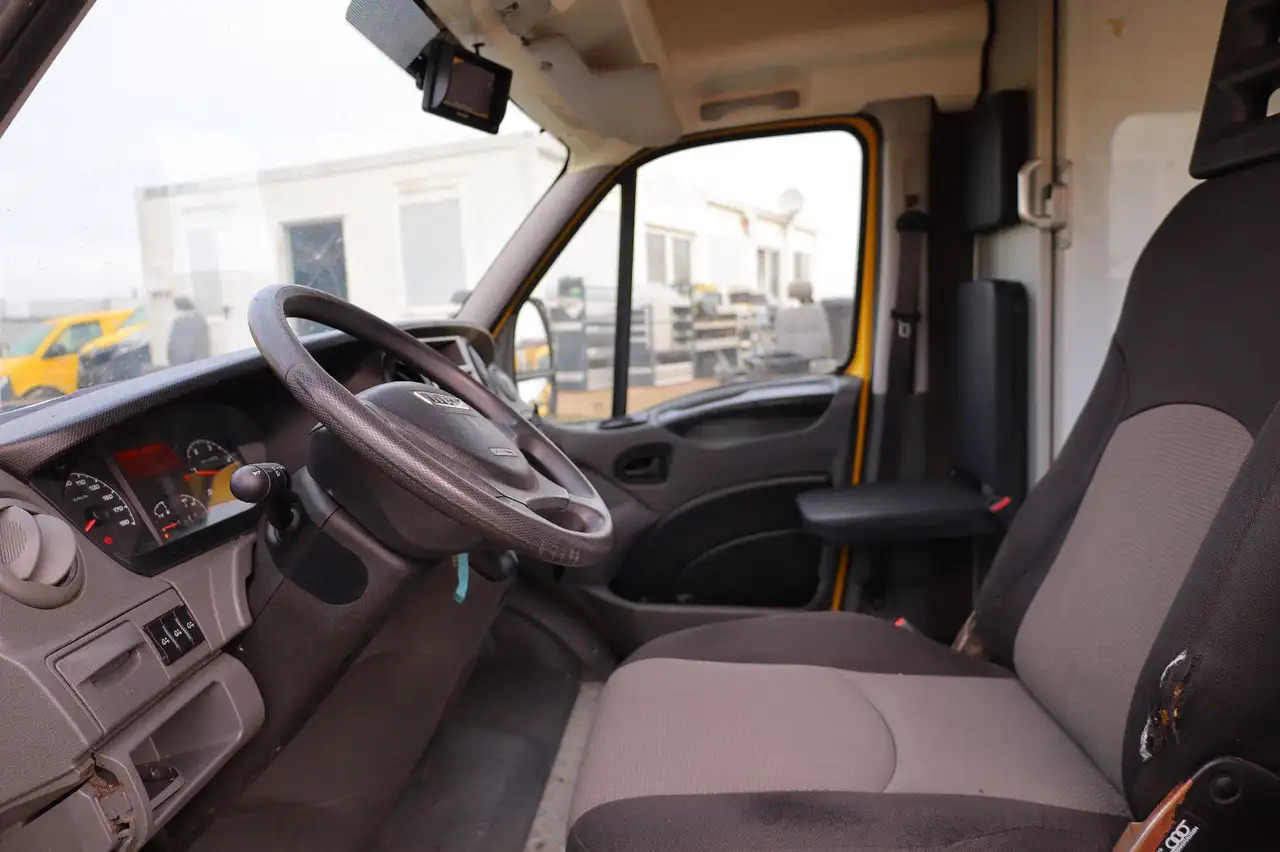 شاحنة بصندوق مغلق Iveco Daily/ Regalsystem/Luftfeder/1. Hand: صورة 8