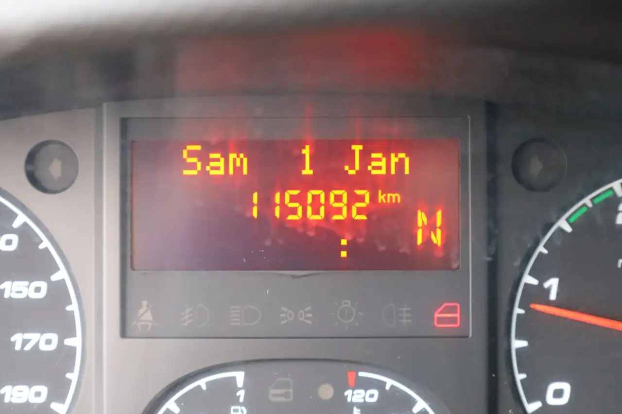 شاحنة بصندوق مغلق Iveco Daily/ Regalsystem/Luftfeder/1. Hand: صورة 10