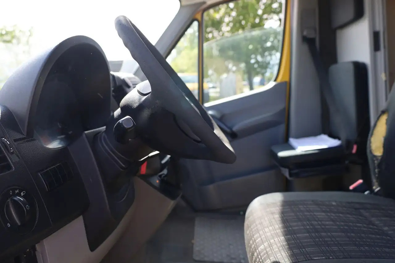 شاحنة بصندوق مغلق Mercedes-Benz Sprinter II Pritsche/ Koffer/Regalsystem: صورة 7 شاحنة بصندوق مغلق Mercedes-Benz Sprinter II Pritsche/ Koffer/Regalsystem: صورة 7