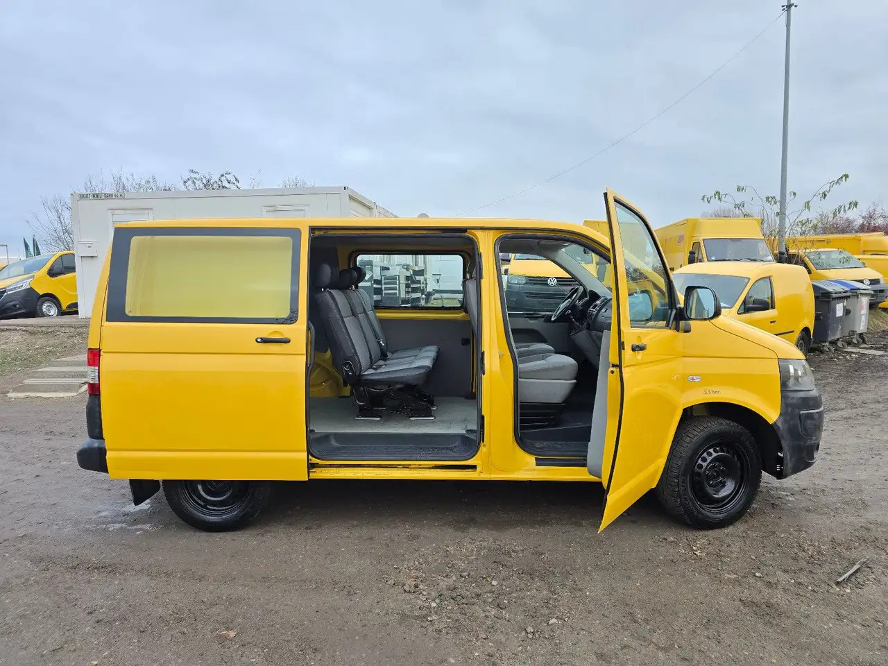 Volkswagen T5 Transporter/2.0 TDI/EU5/1.Hand/5-Sitze - فان: صورة 2 Volkswagen T5 Transporter/2.0 TDI/EU5/1.Hand/5-Sitze - فان: صورة 2