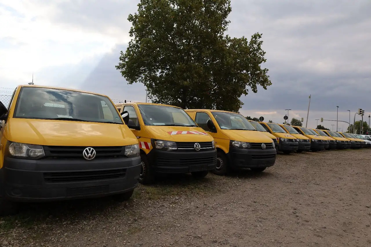 Volkswagen T5 Transporter/ 2.0 TDI/EU5/Werkstattfahrzeug - فان, سيارة خدمات/ سيارة خاصة: صورة 1 Volkswagen T5 Transporter/ 2.0 TDI/EU5/Werkstattfahrzeug - فان, سيارة خدمات/ سيارة خاصة: صورة 1